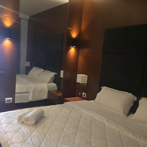 Deluxe Family Suite